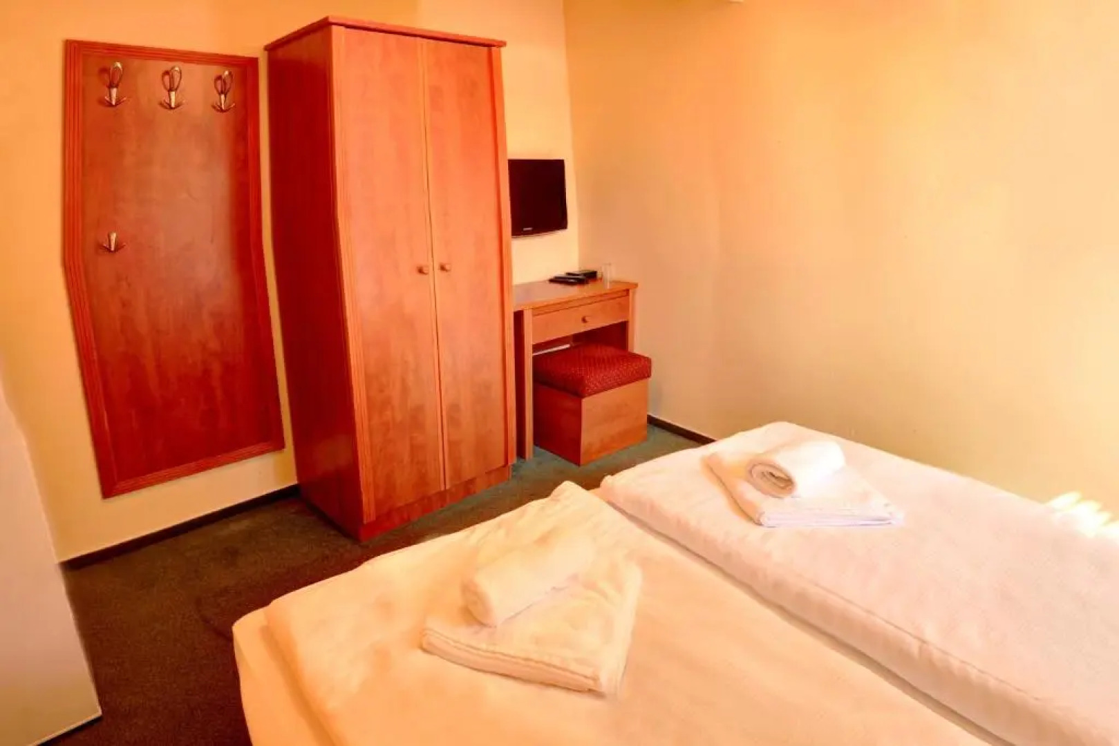 Štirínská stodola u Prahy