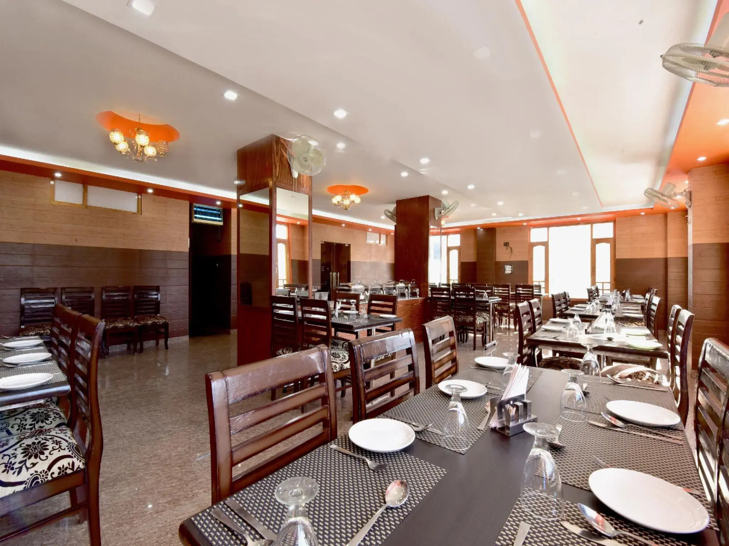 OYO 23527 Sarla Regency