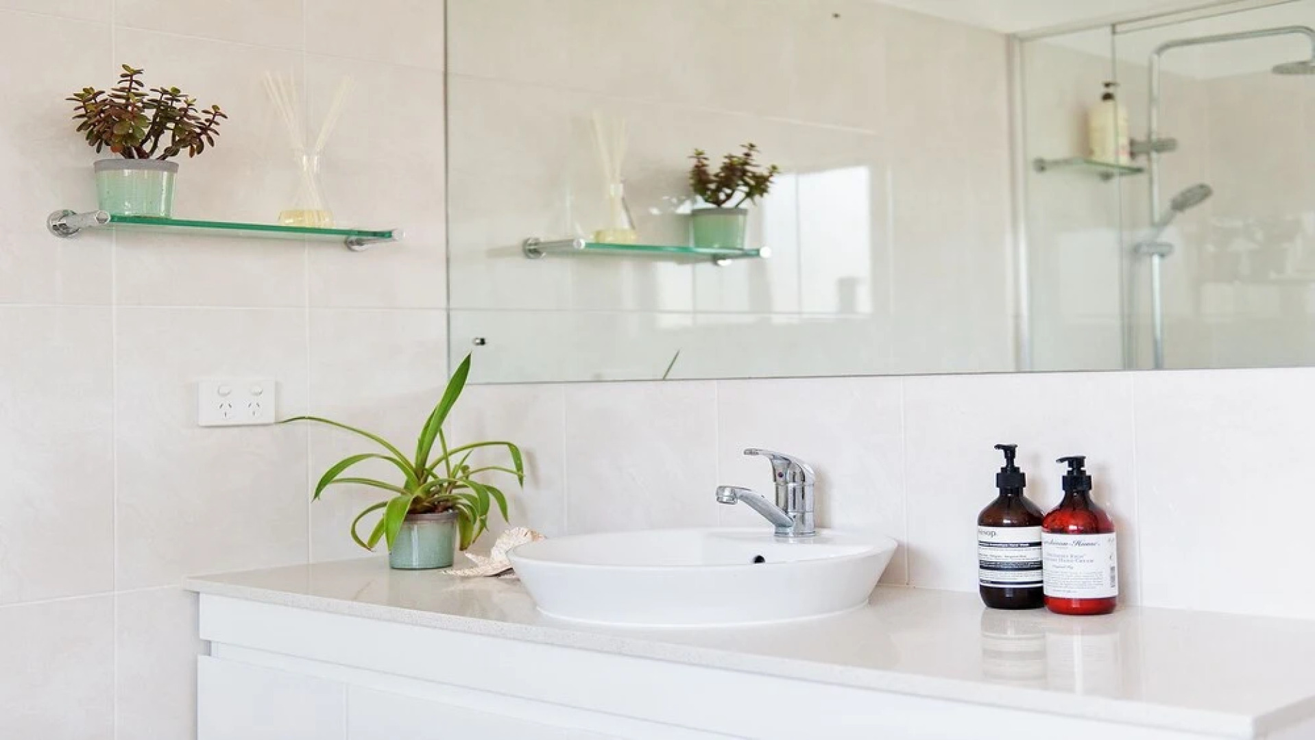 Sandyfeet at Shoal Bay