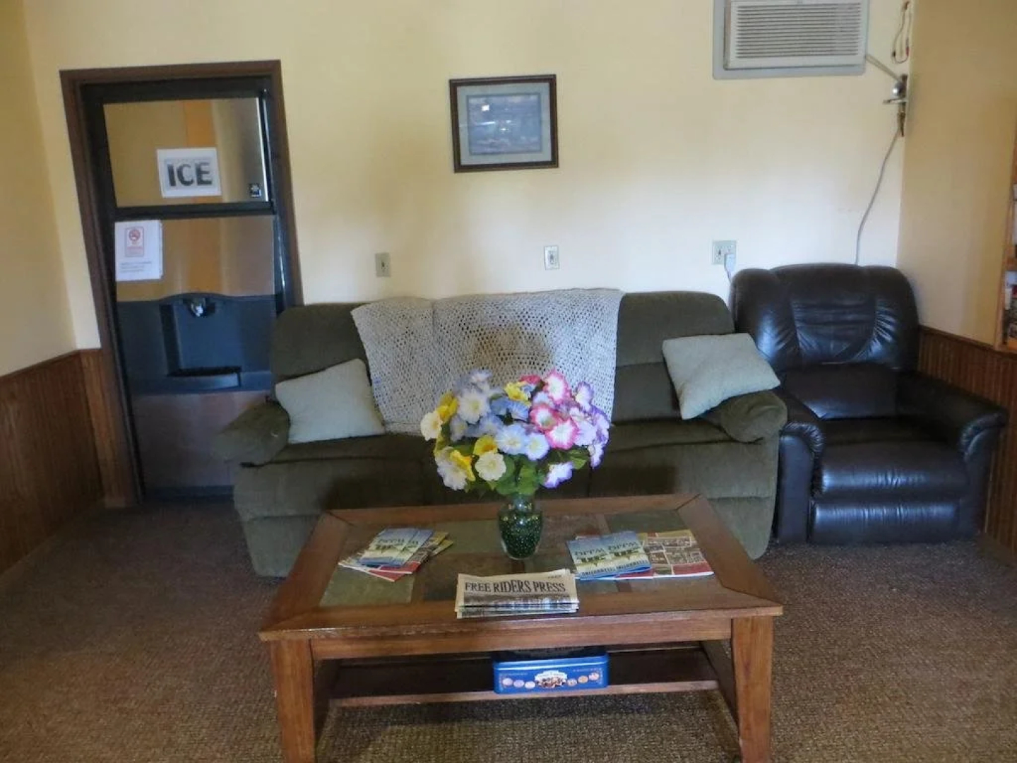 AmeriVu Inn and Suites