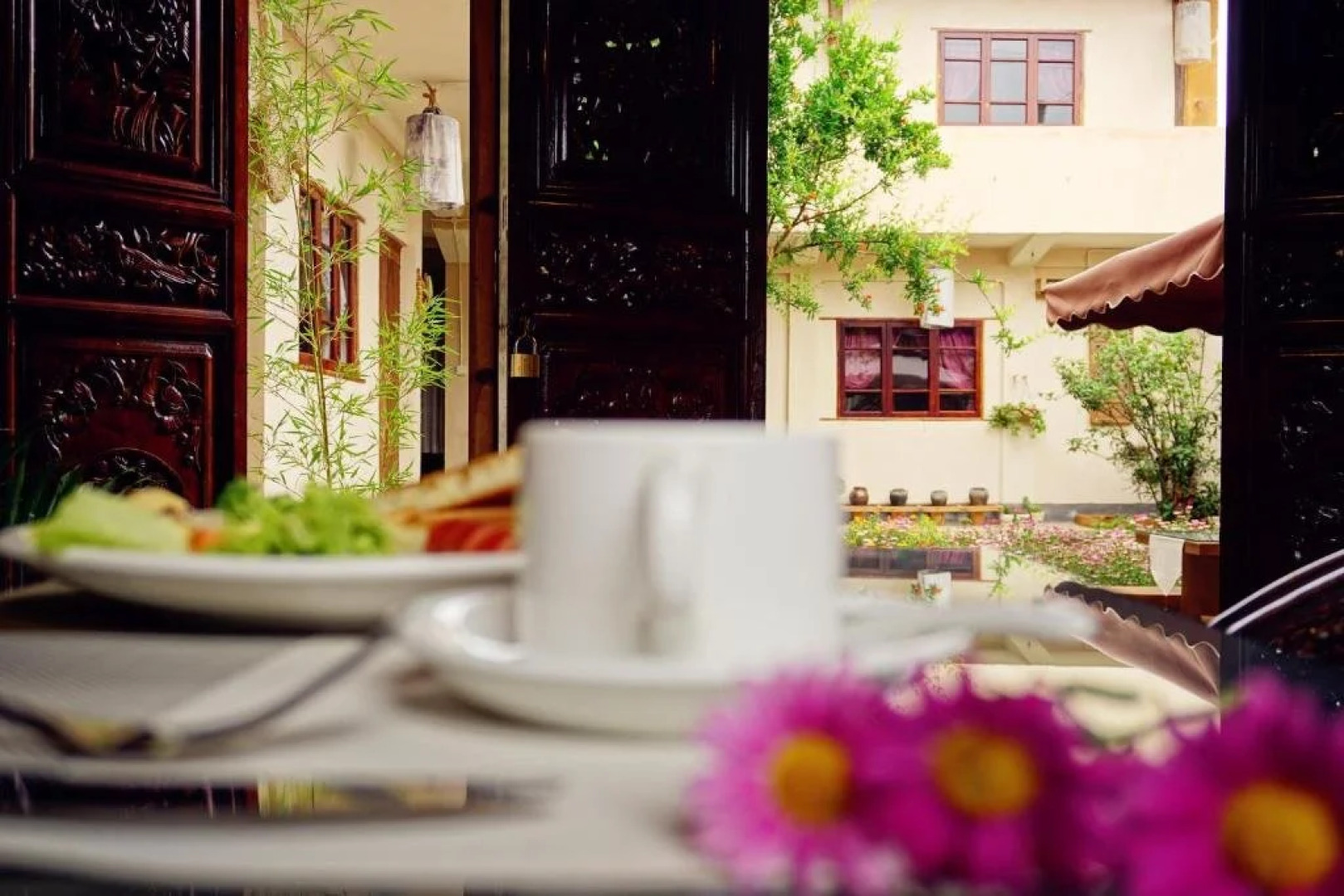 Shaxi Miss May Hotel