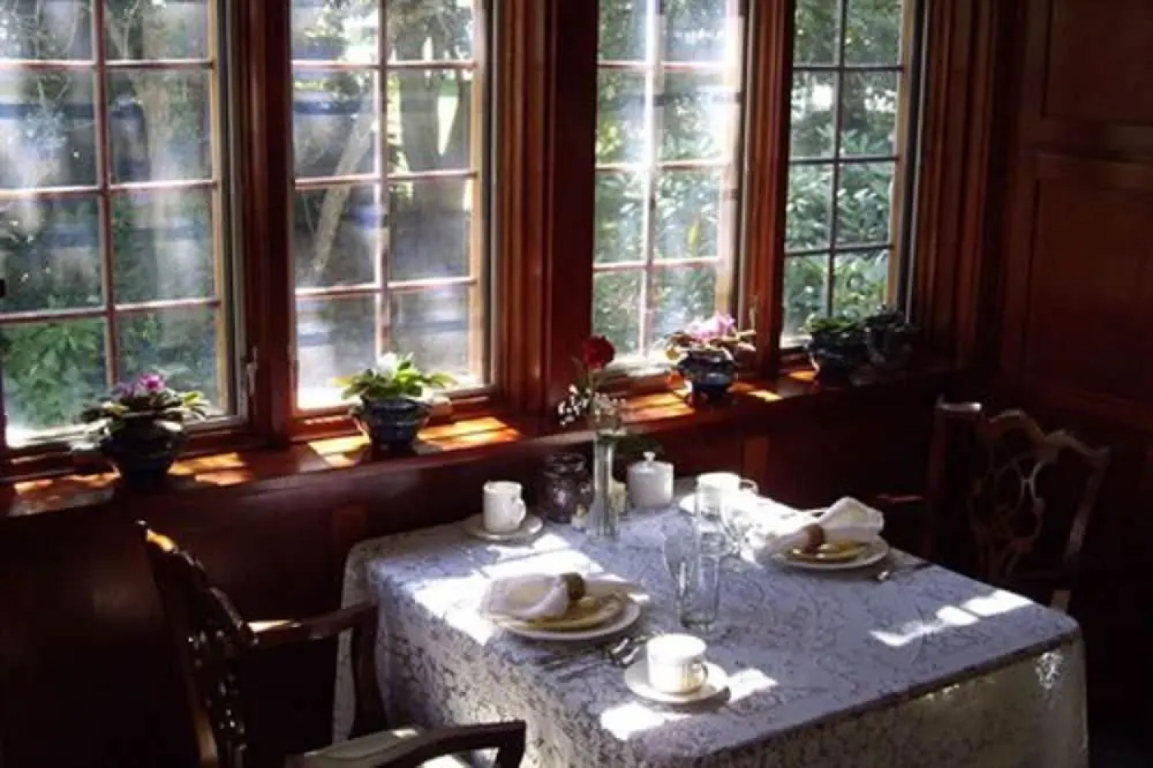 Isaiah Jones Homestead Bed & Breakfast