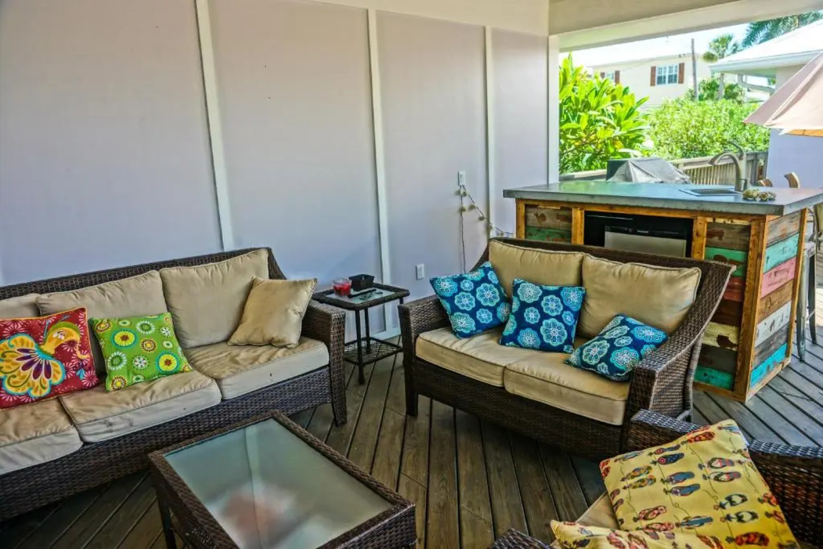 4 Bed 3 Bath BUNGALOW Heated Pool and Spa Bikes Kayaks free WiFi