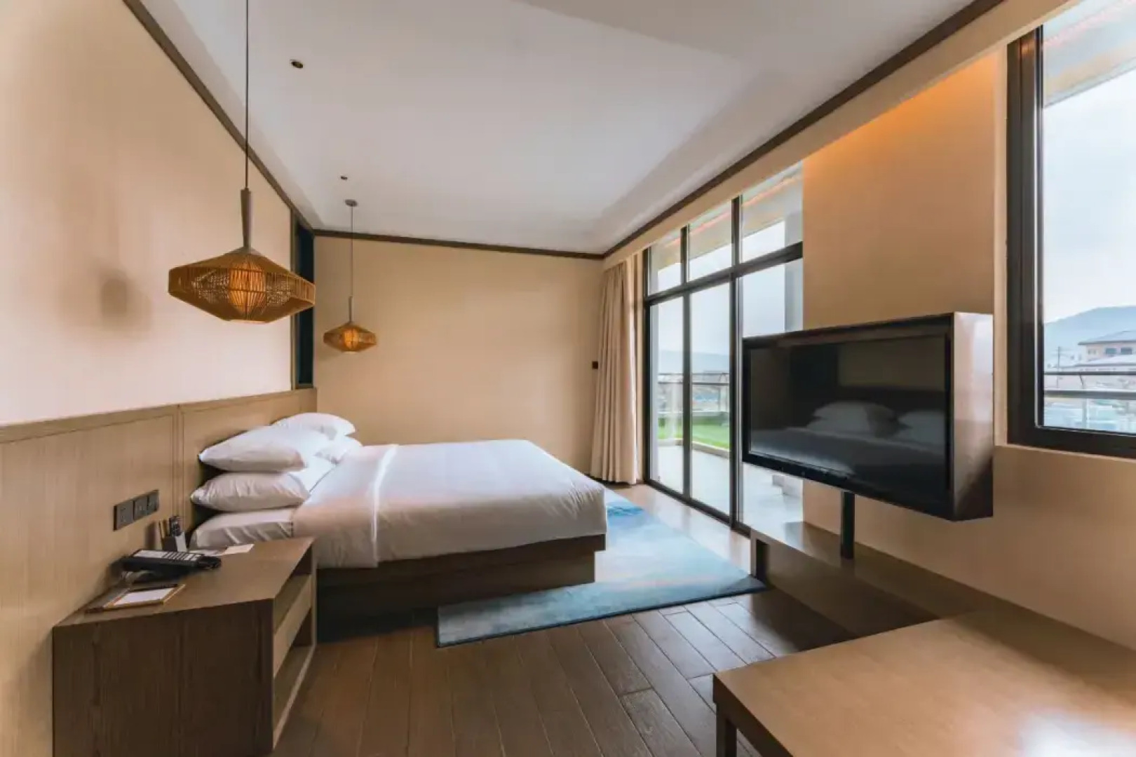 ShengSi Maison New Century Hotel