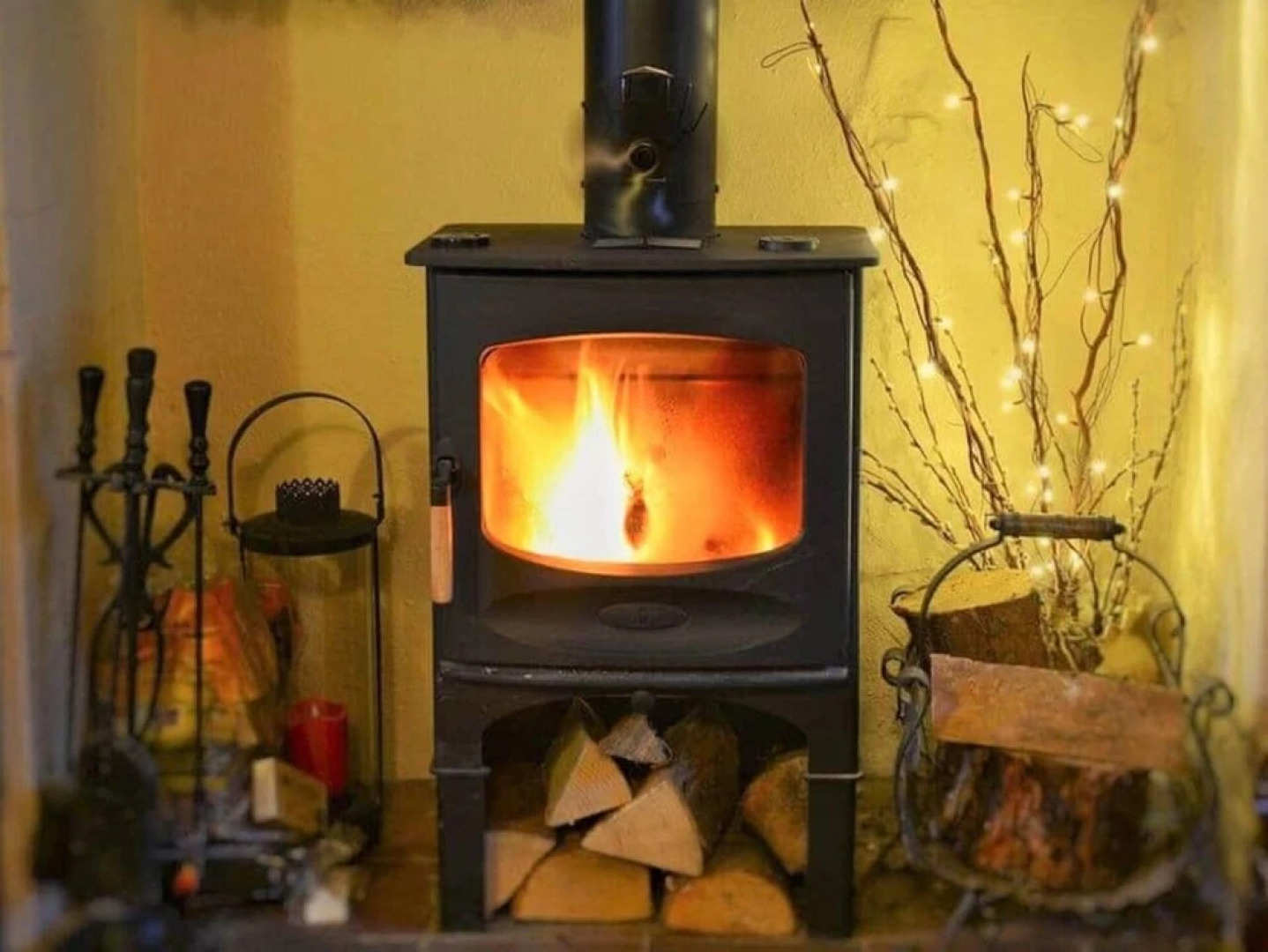 Cosy & Spacious Cottage in Scenic Village With Pub