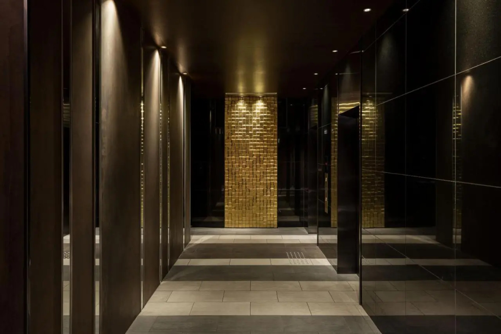 Отель The B Namba-Kuromon