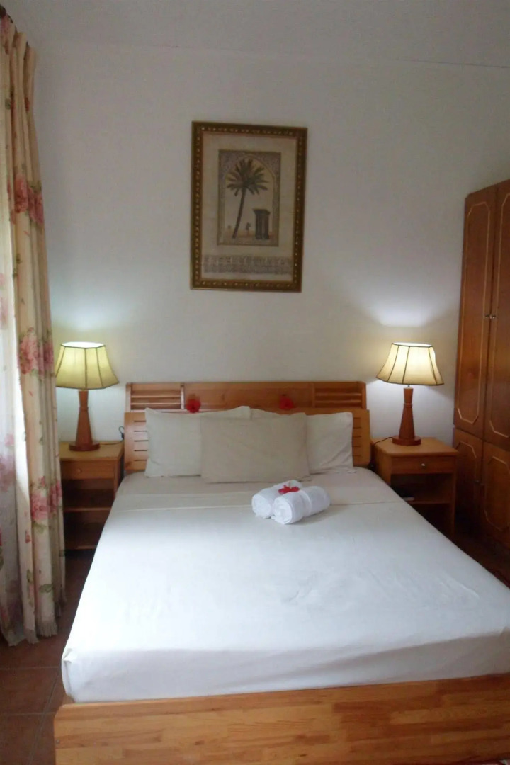 Reef Holiday Apartments