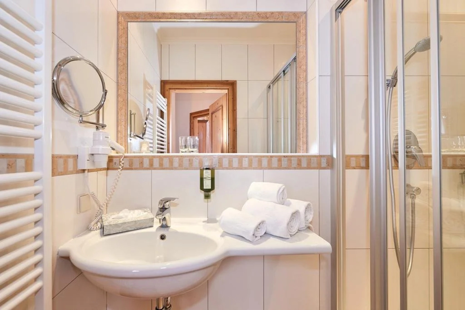 Hotel Almschlössl & Schrotteralm