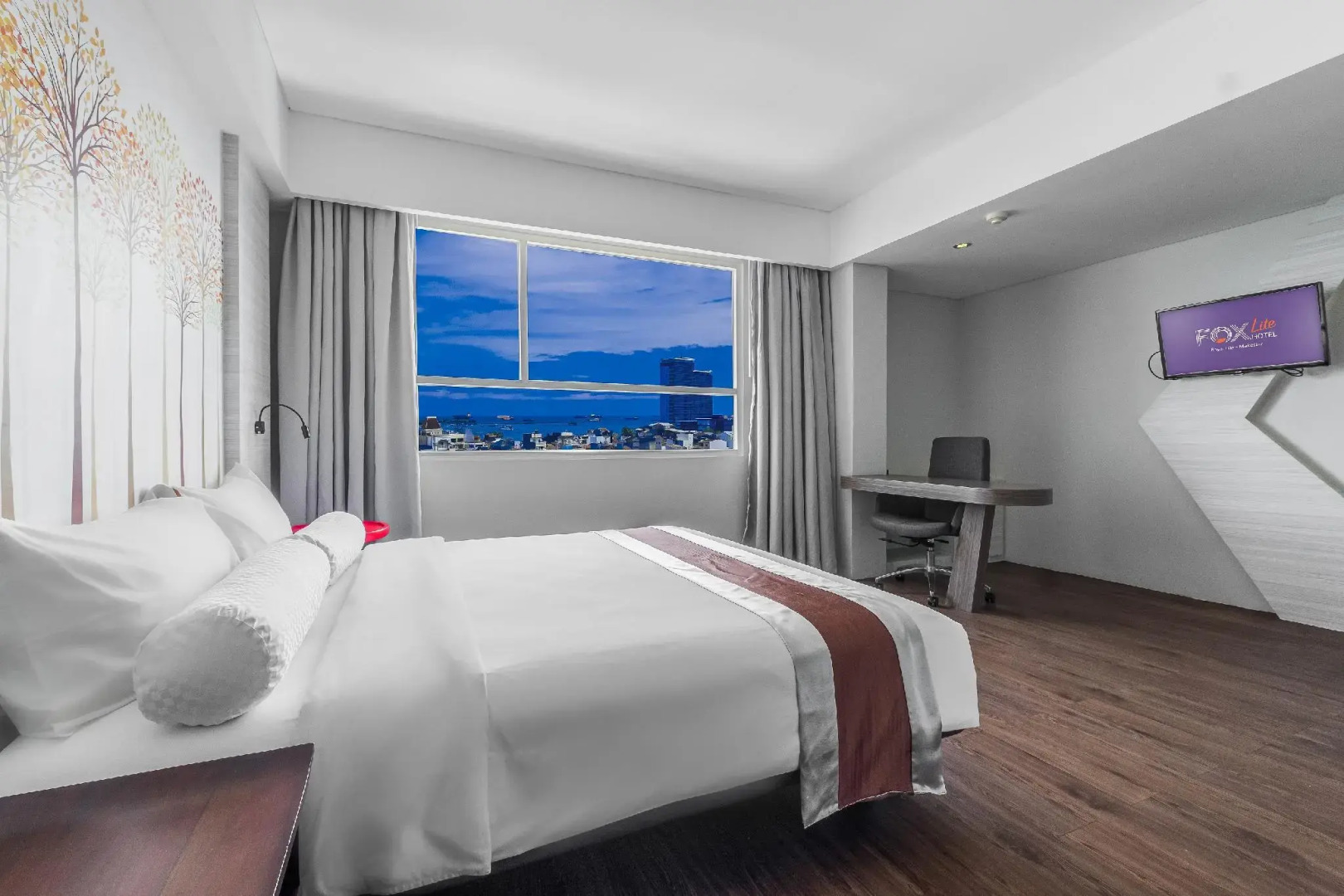 FOX Lite Royal Bay Makassar