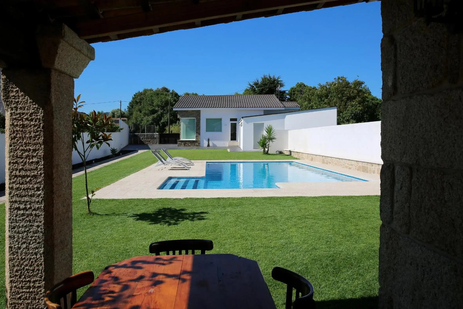 Casa rural con piscina Viña de Millan