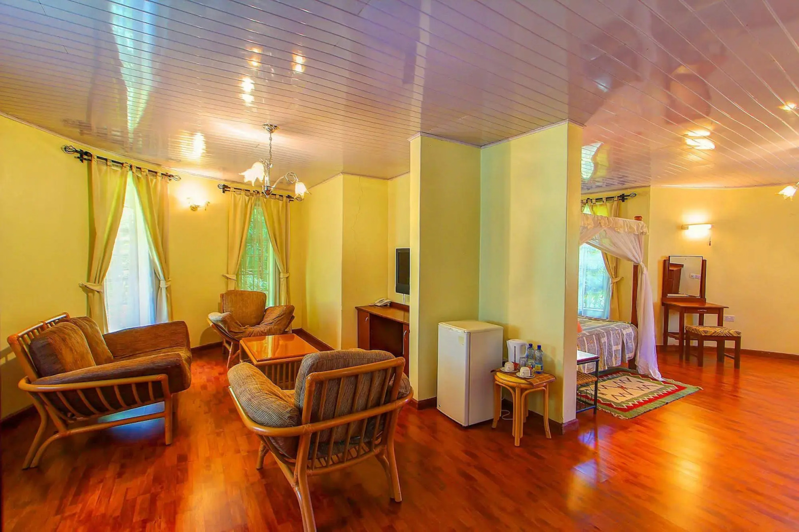 Poa Place Resort & Hotel - Where Nature Meets Comfort