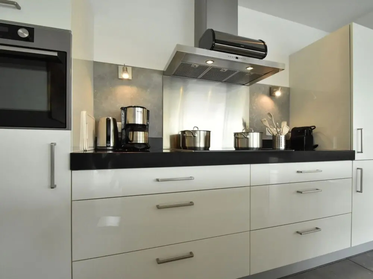 Modern Villa with Hot Tub & Sauna in Harderwijk Flevoland