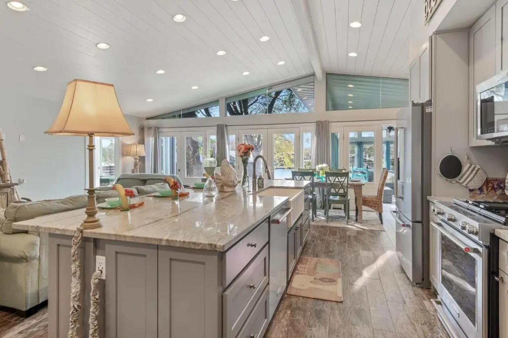 Lubinberry Lakeside Waterfront Home Hot Tub Boat Slip Jet Ski Lift