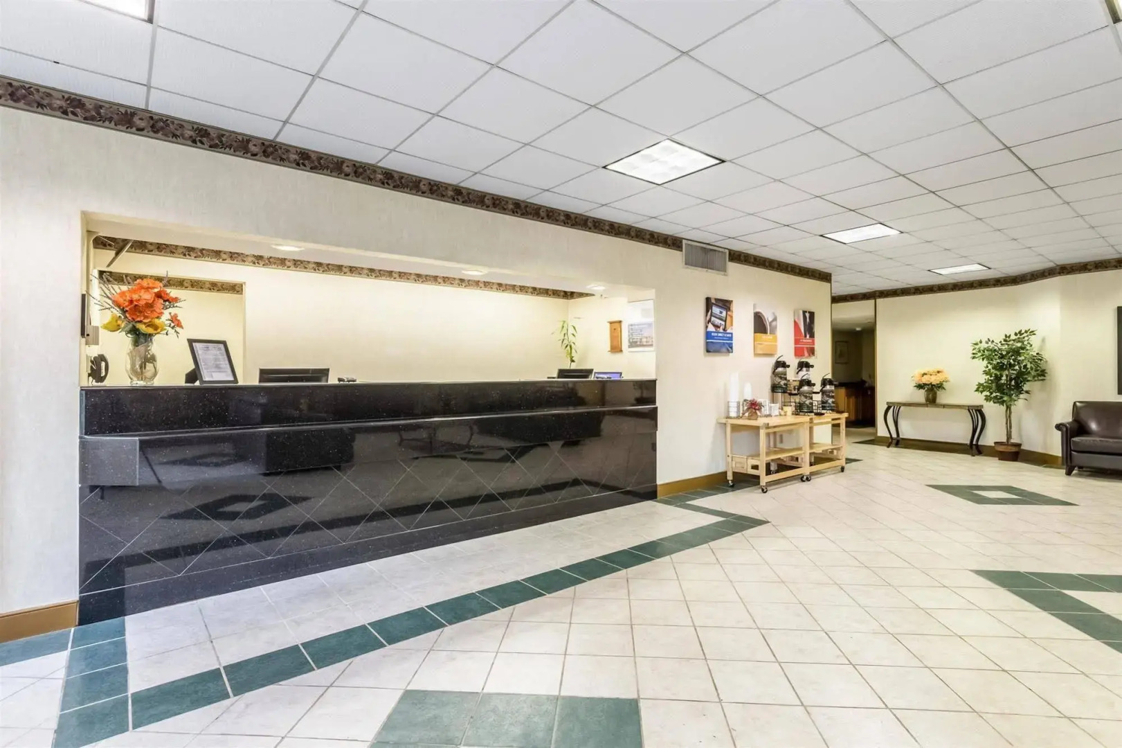 Econo Lodge Inn & Suites Chambersburg Central