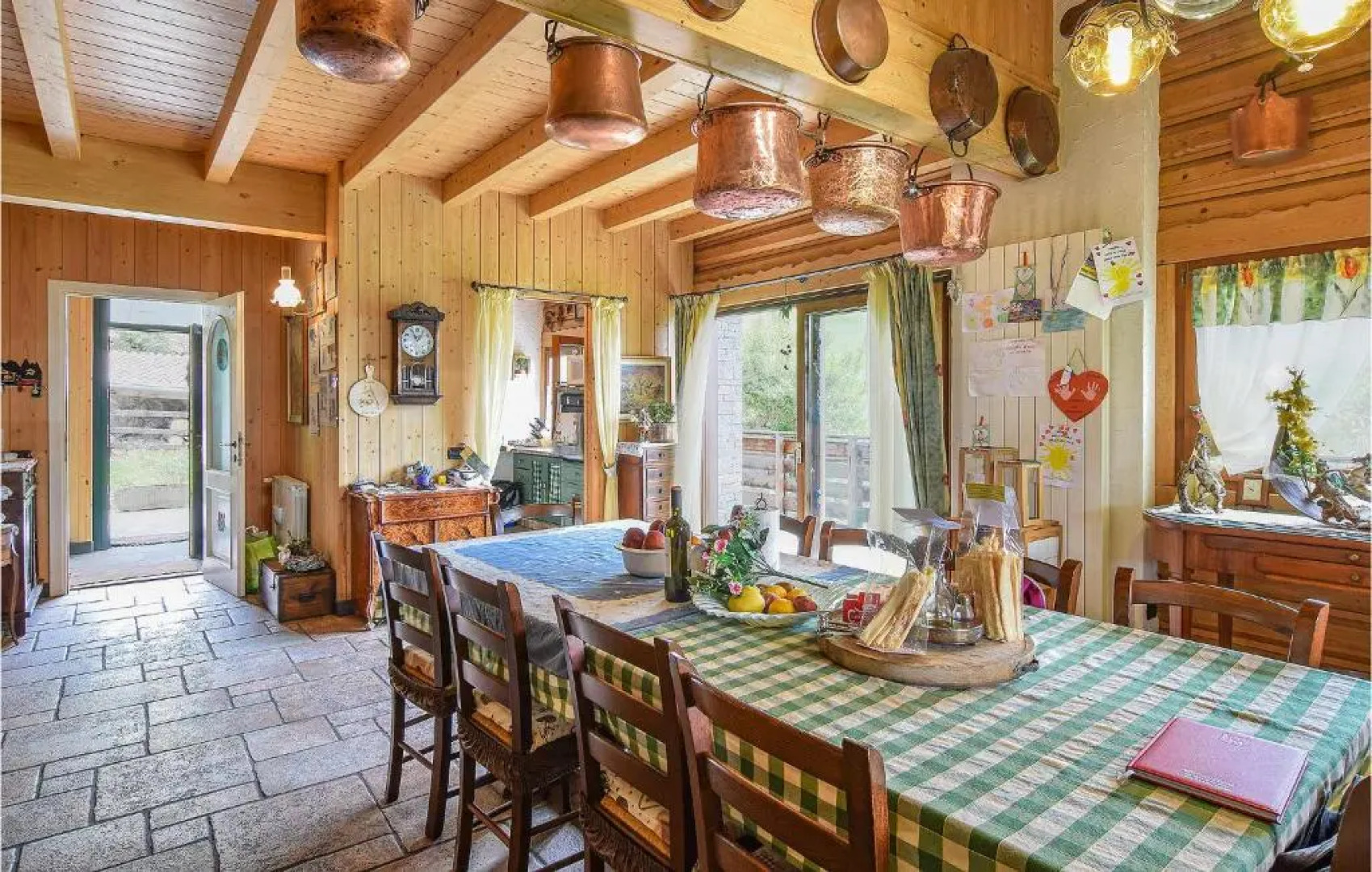 Awesome Apartment in Borno With 4 Bedrooms and Wifi