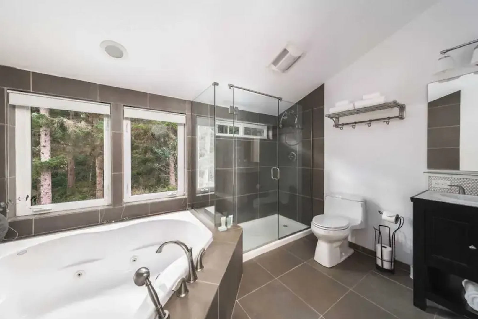 Seagrove by Avantstay Treetop Haven w/ Coastal Views