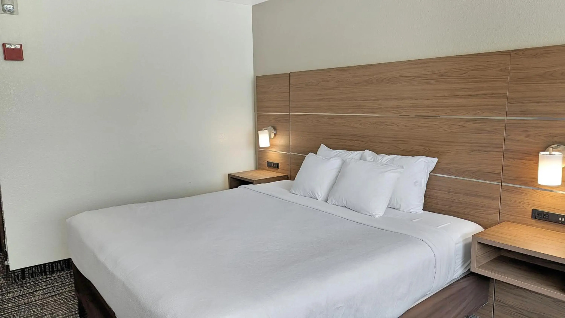 Estherville Hotel & Suites