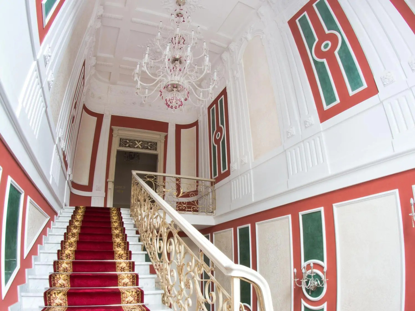 Metro Hotel Apartments