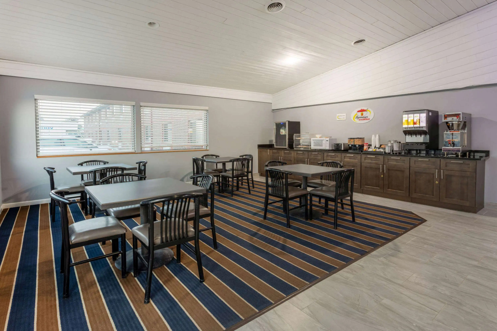 Super 8 by Wyndham Missouri Valley