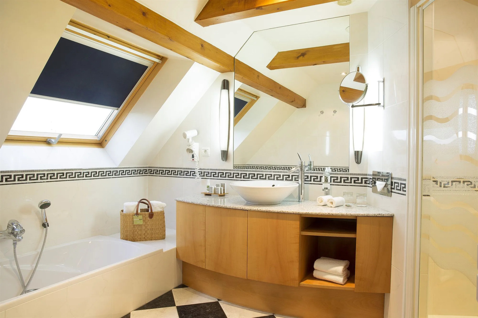 Le Parc Hôtel devient YONA