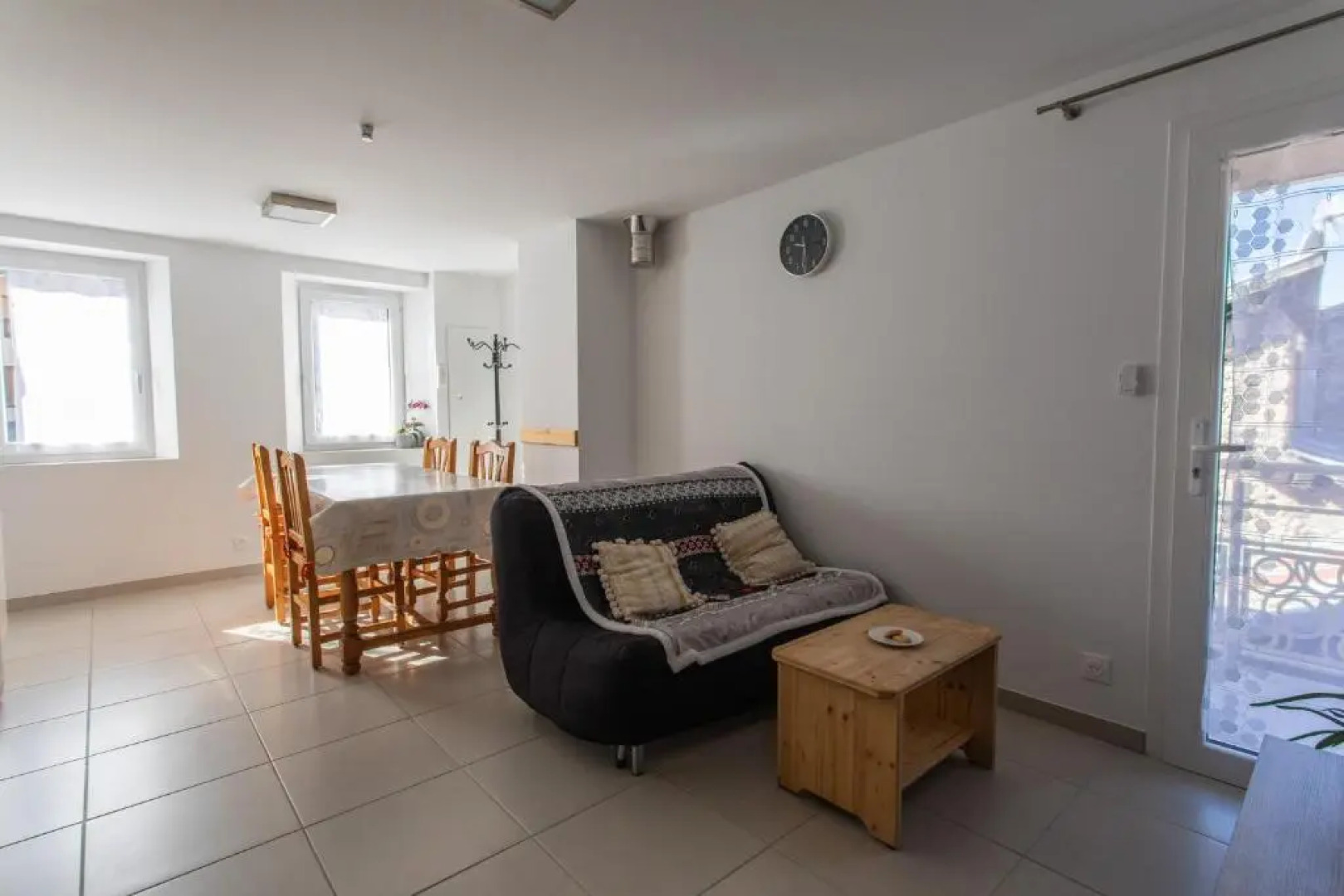 Le bélier 2nd étage avec balcon au centre ville d'Embrun