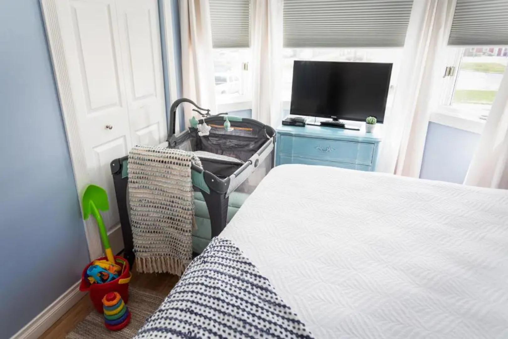 New Listing Beach Bliss 211! Stunning bay view