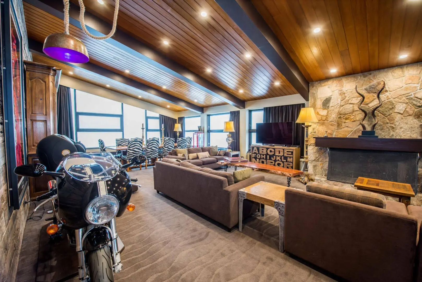 Mt Buller Chalet Hotel & Suites