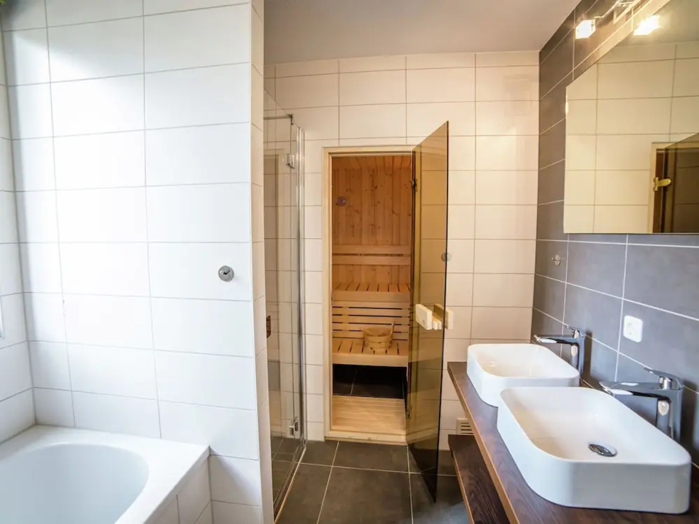 Villa With Bubble Bath, 4km From Maastricht