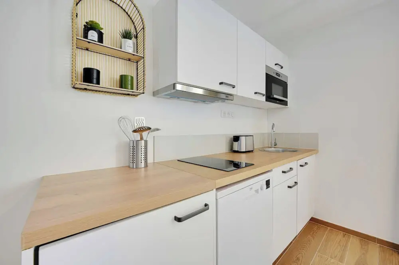 Elegant Apartment With Terrace - 1br/4p- Vanves