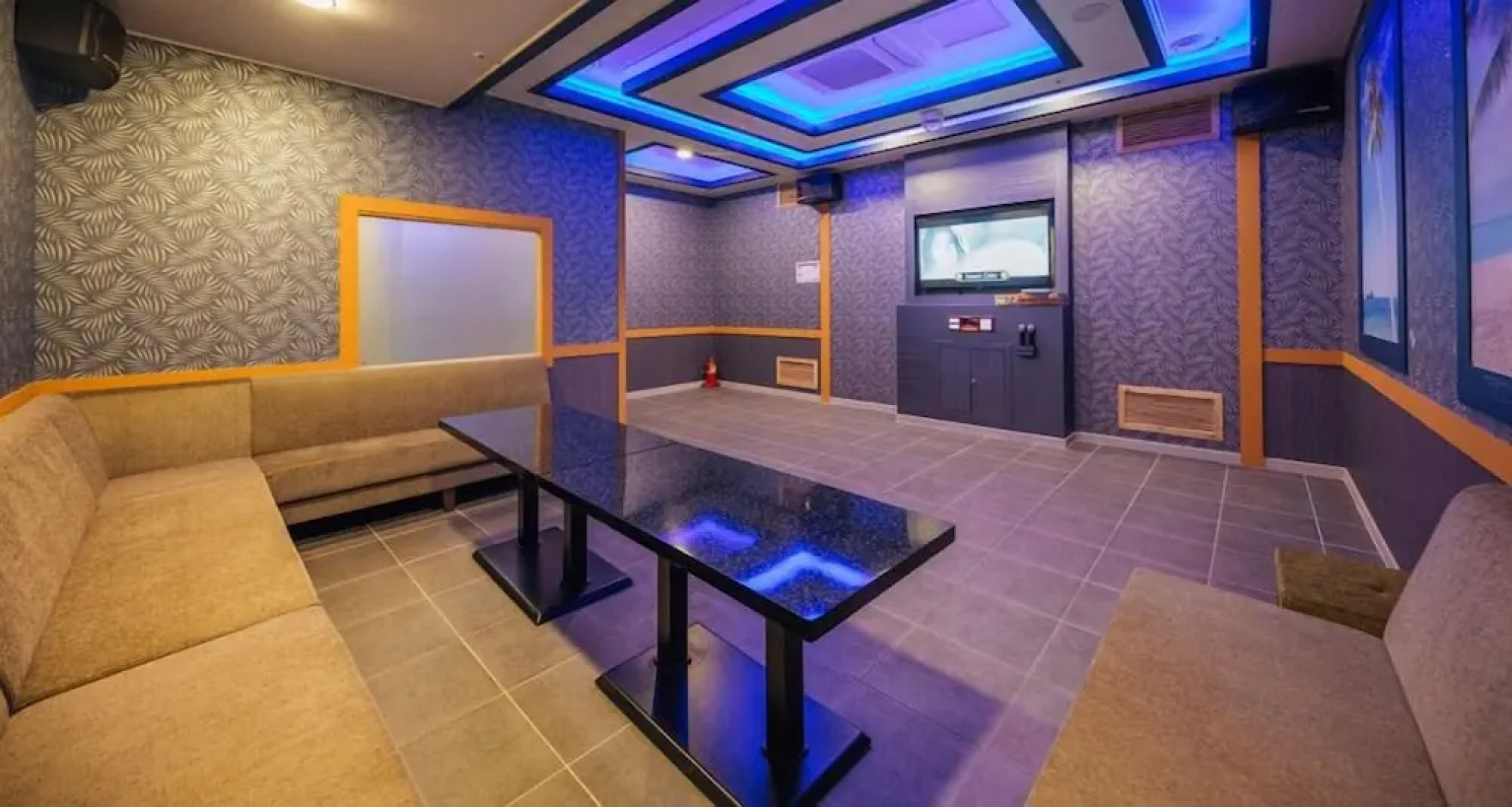 Heart Blue Road Town Pension