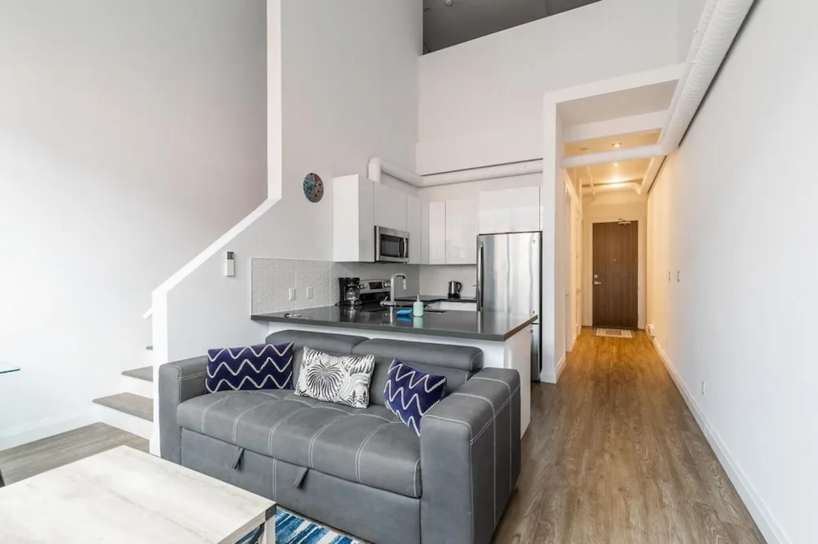 2BR 2storey Loft Free Parking Gym