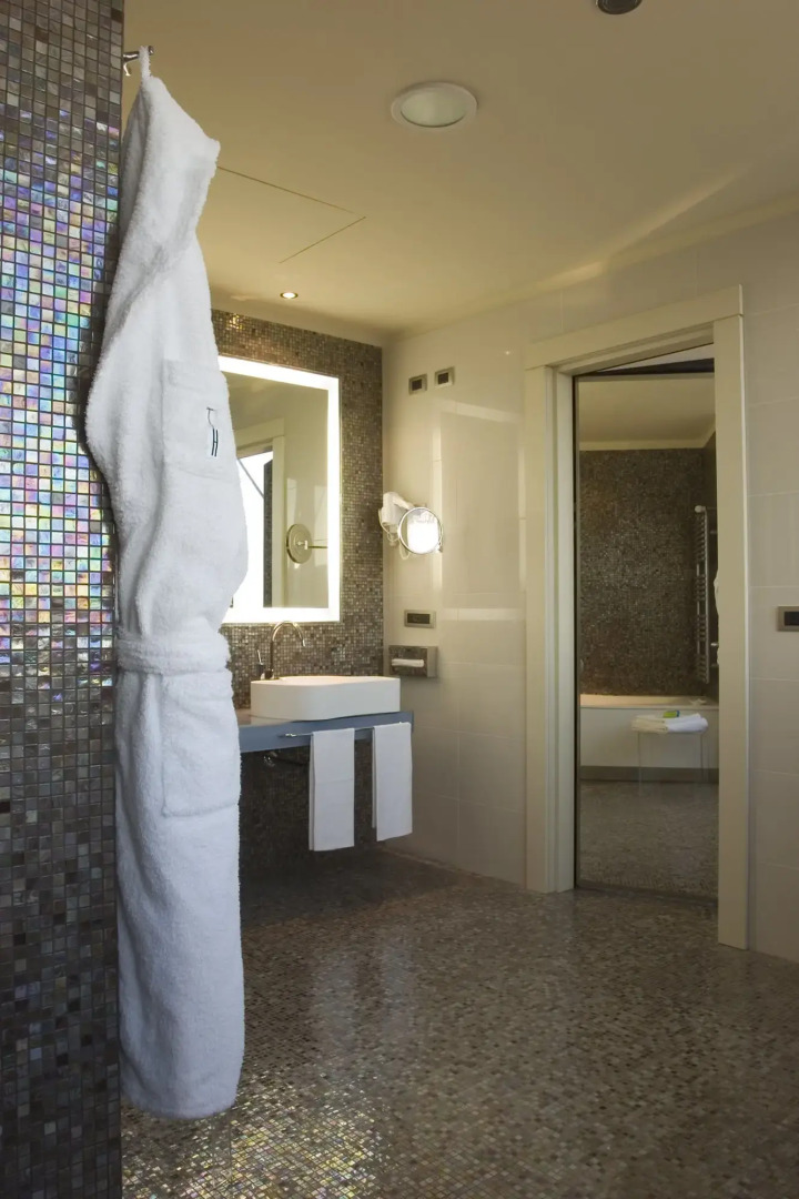 UNA HOTELS T Hotel Cagliari