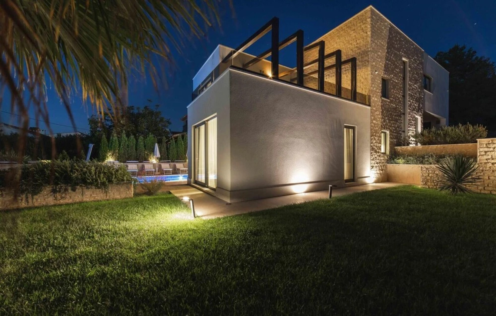 Nice Home in Okrug Gornji With Sauna, Wifi and 5 Bedrooms