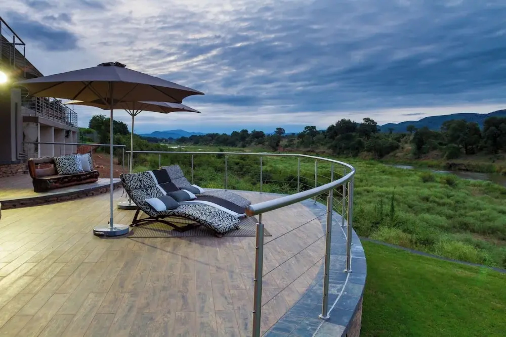 Royal Mukumbura Boutique Hotel