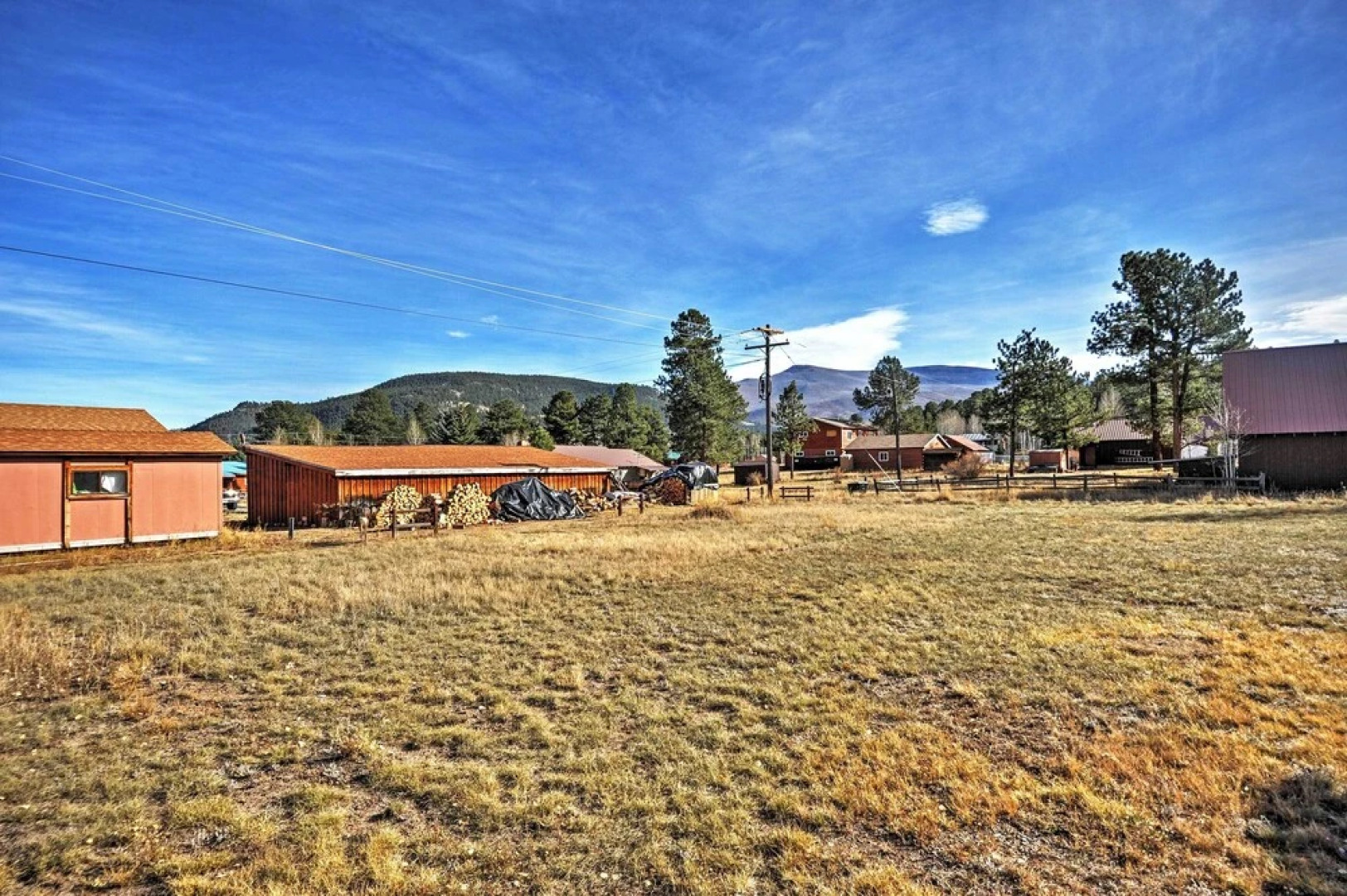 South Fork Log Cabin w/ Beautiful Mountain Views!