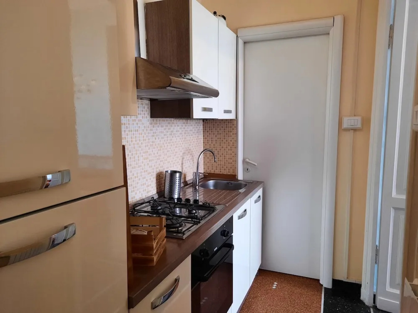 Appartamento a Invrea Posto Auto Incluso