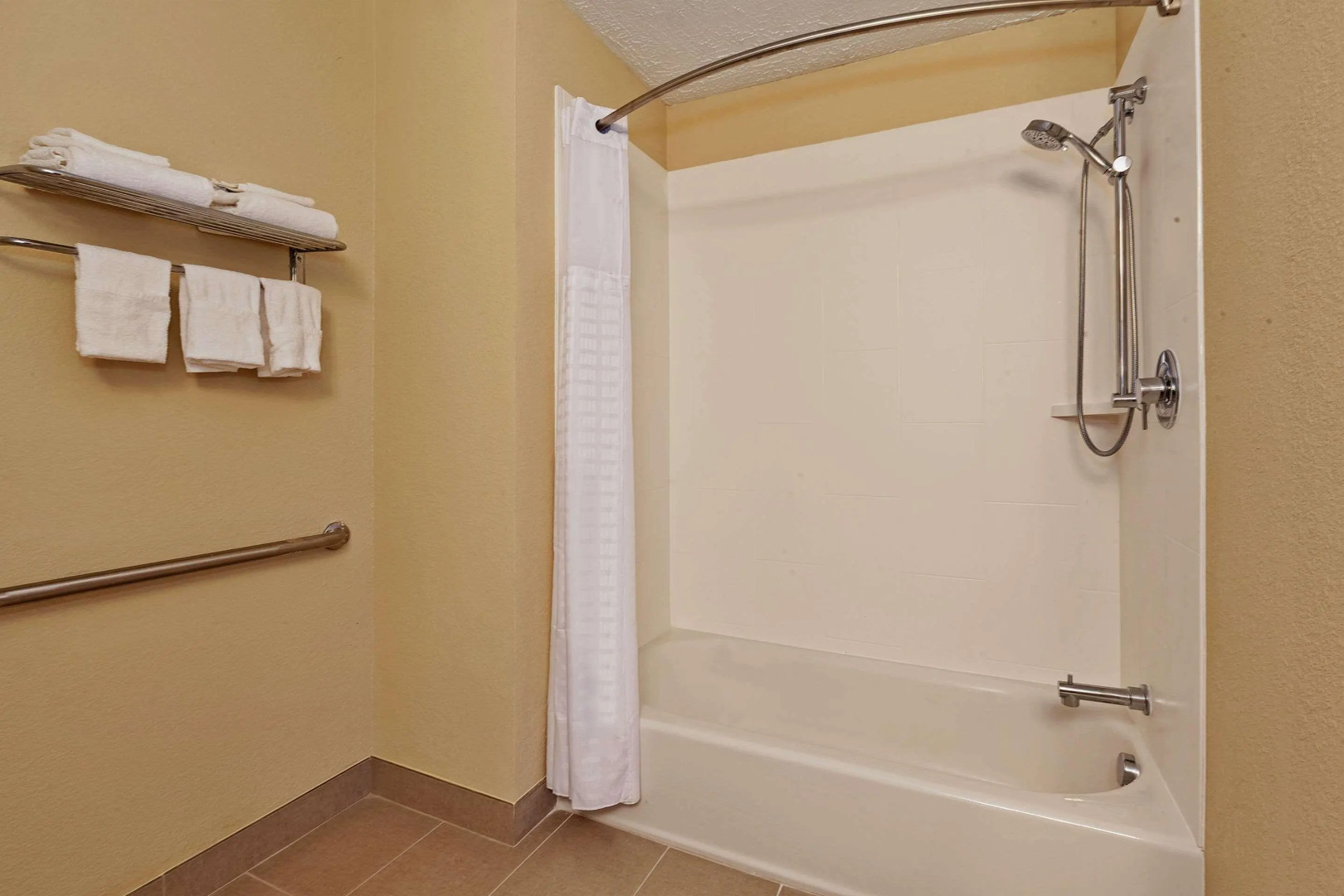 Comfort Inn Whitehall near Michigan's Adventure