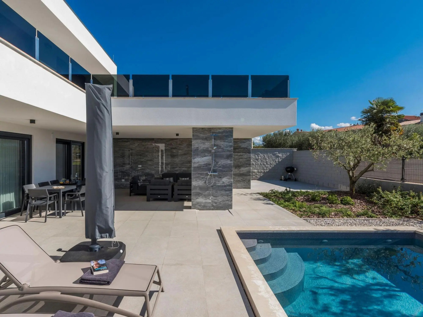 Amazing Holiday Home In Novigrad With Bubble Bath