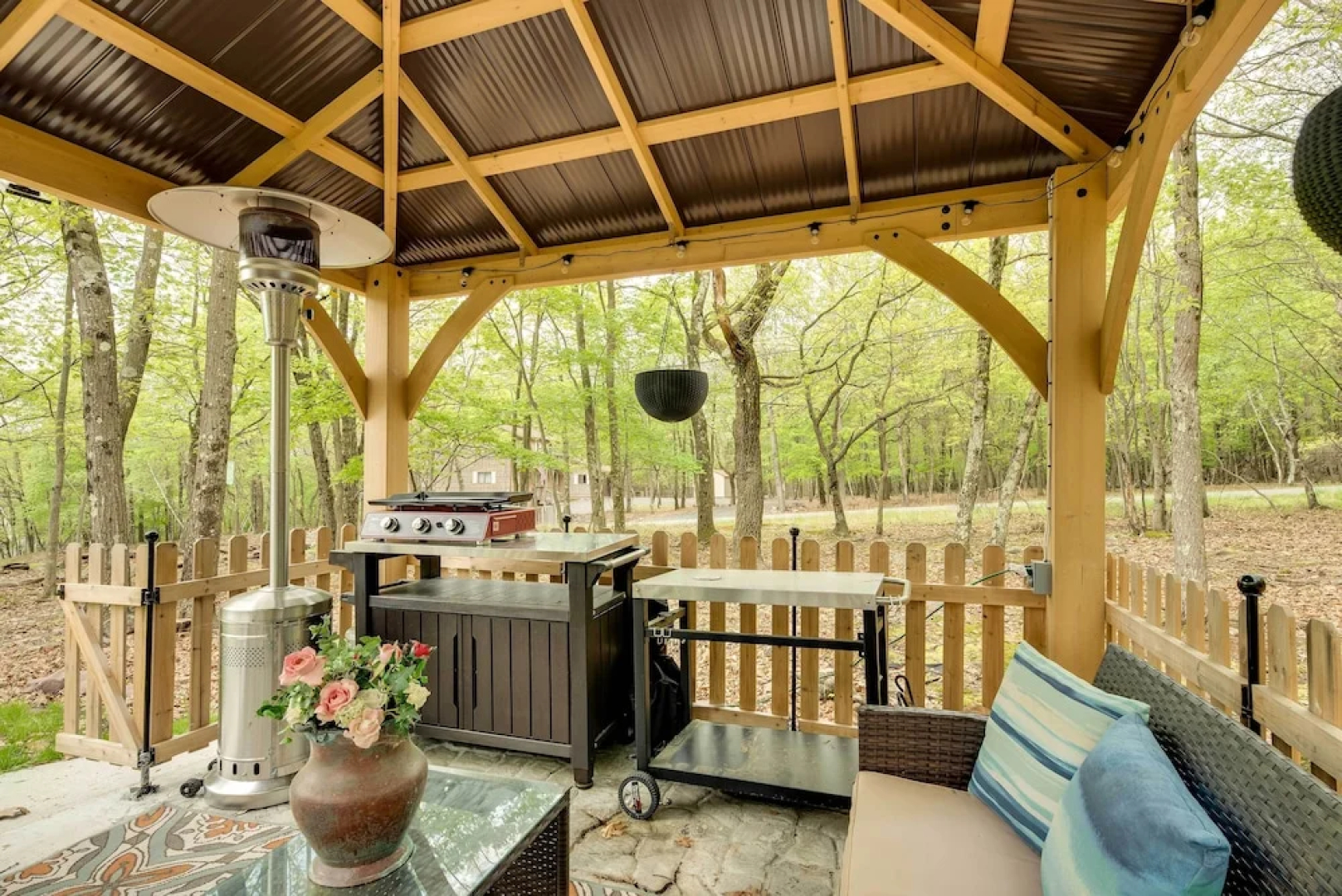 Albrightsville Family Hideaway w/ Private Hot Tub!