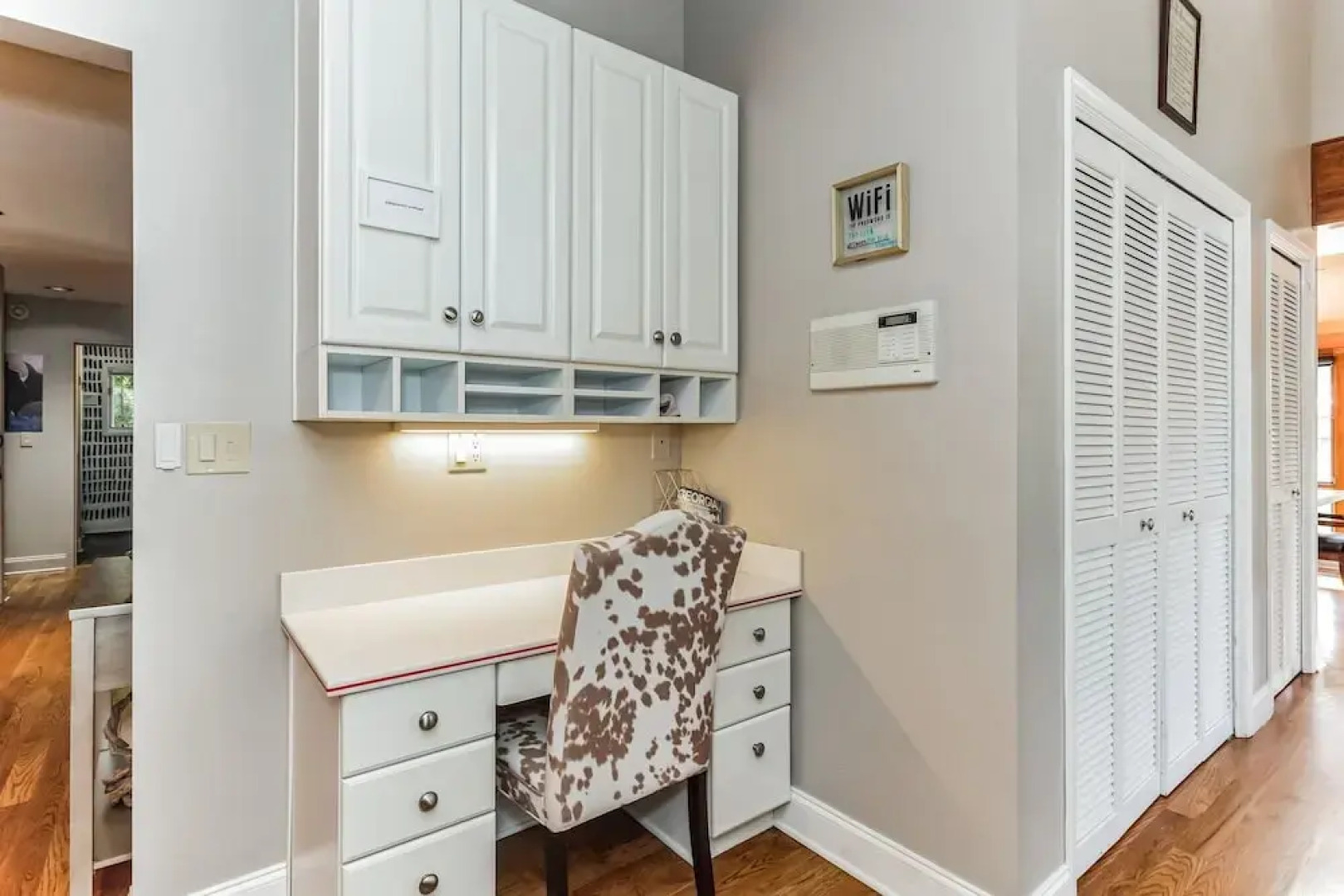 The Blue Flamingo 5 Bedroom Home By Redawning