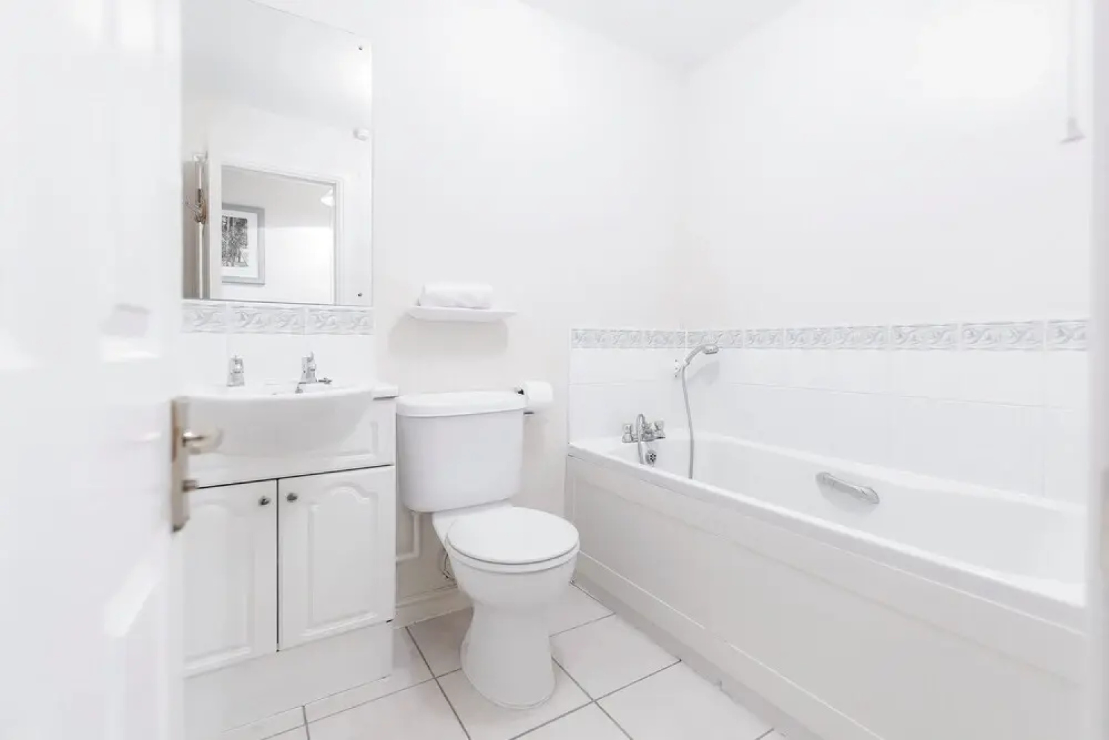 Roomspace Apartments -Sabin Gates