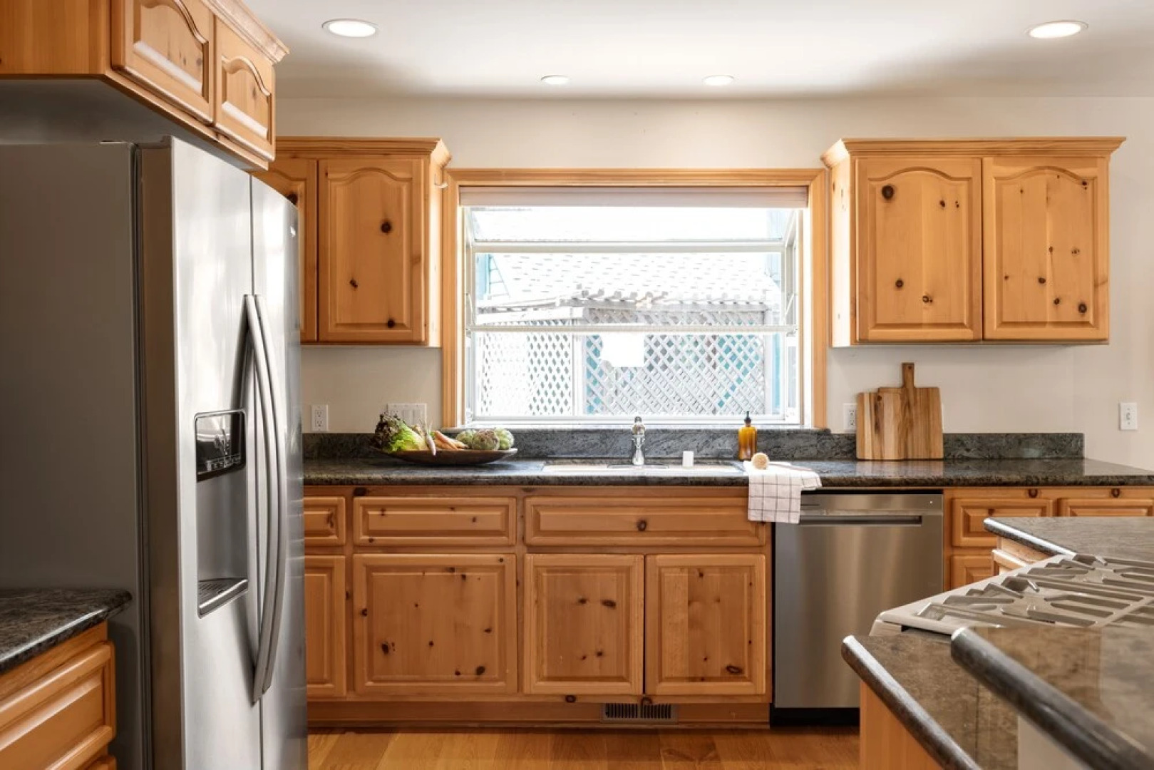 Red Fox by Avantstay Tahoe Home in the Woods w/ BBQ & Outdoor Dining!