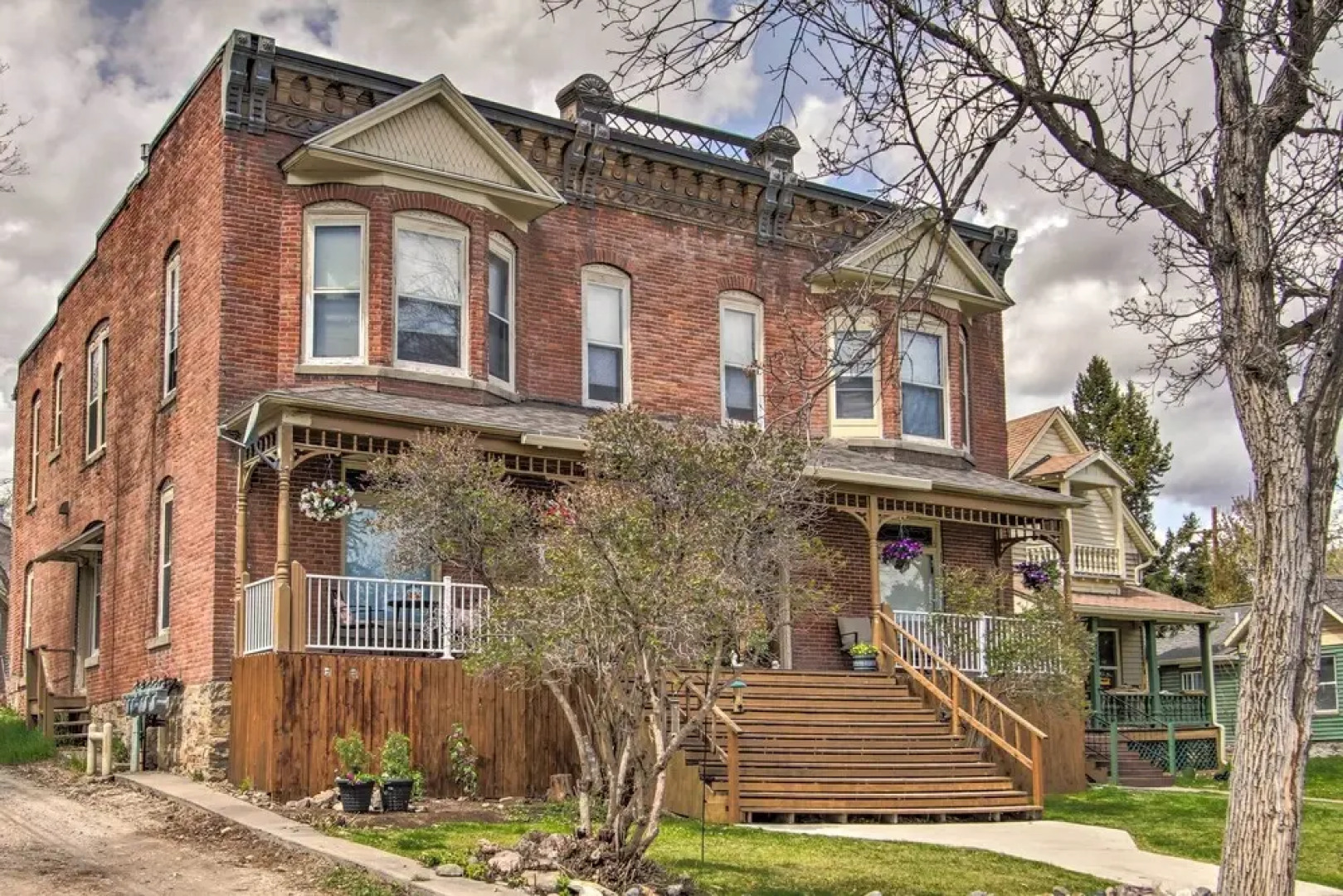 Quaint Helena Apartment - Walkable to Downtown!