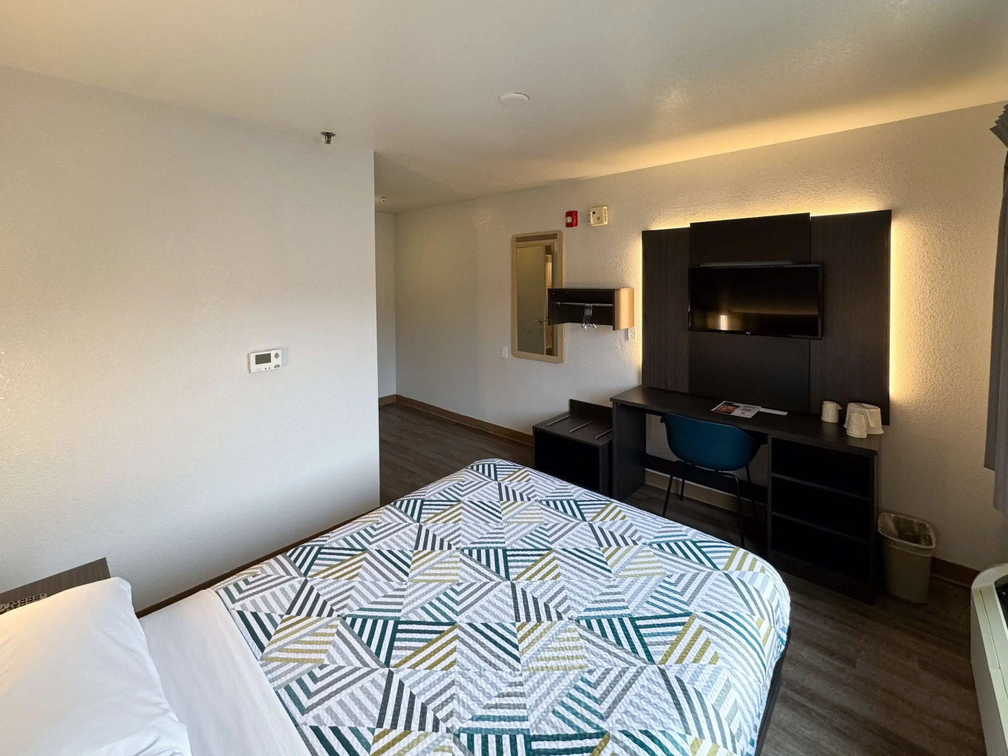 Motel 6 Glenview, IL - Chicago North