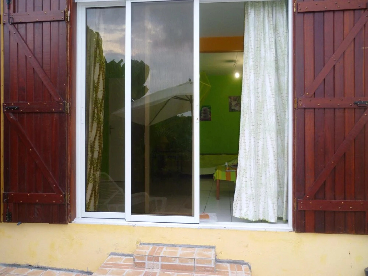 Studio in Marigot, With Wonderful sea View, Enclosed Garden and Wifi