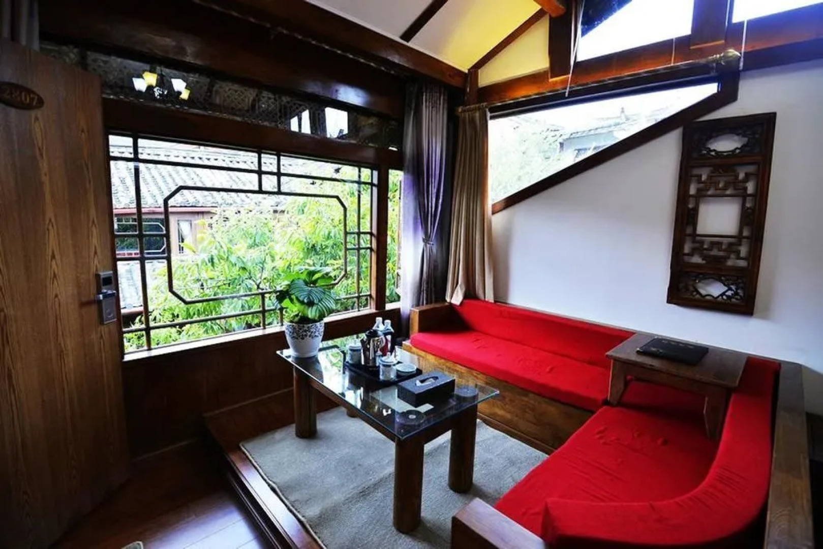 Lijiang Yiran Ethnic custom Viewing Inn