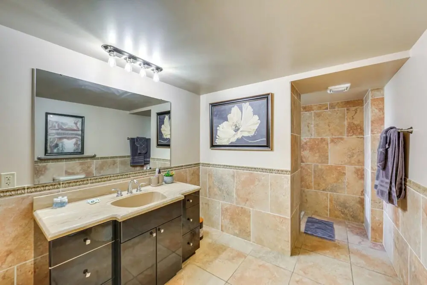 1 Mi to Dtwn: Cozy Retreat in New Kensington!