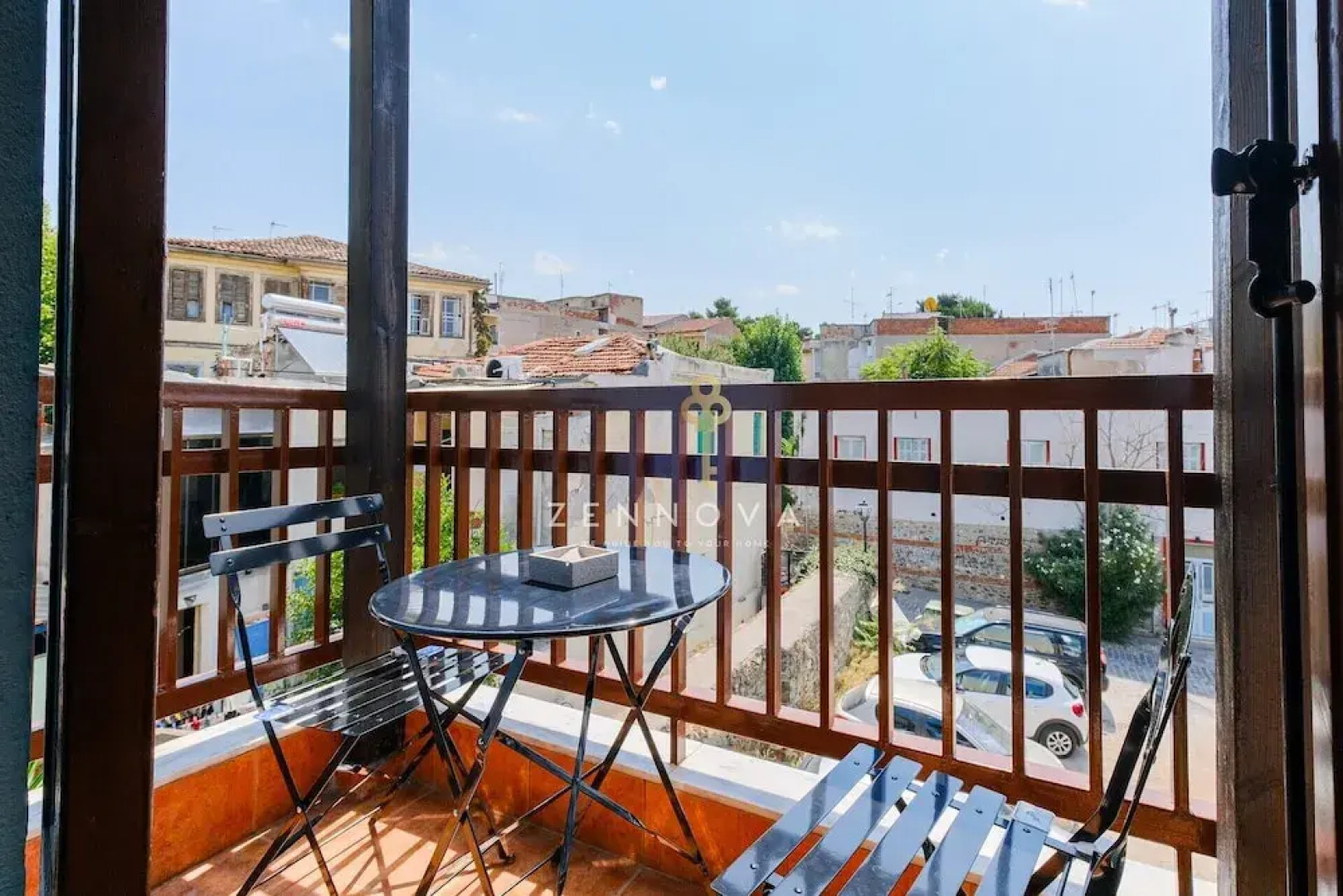 Zennova 72 Tsinari Luxury Suite