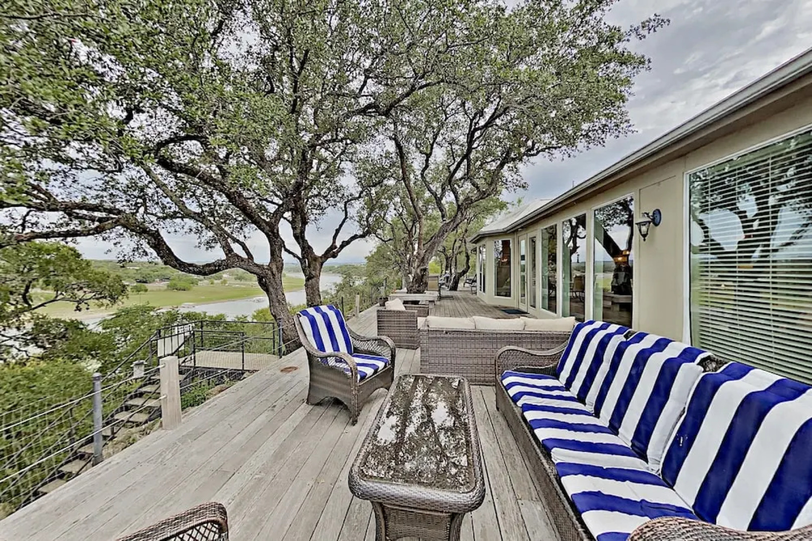 4BR 3BA Spicewood House with Impressive Views by RedAwning