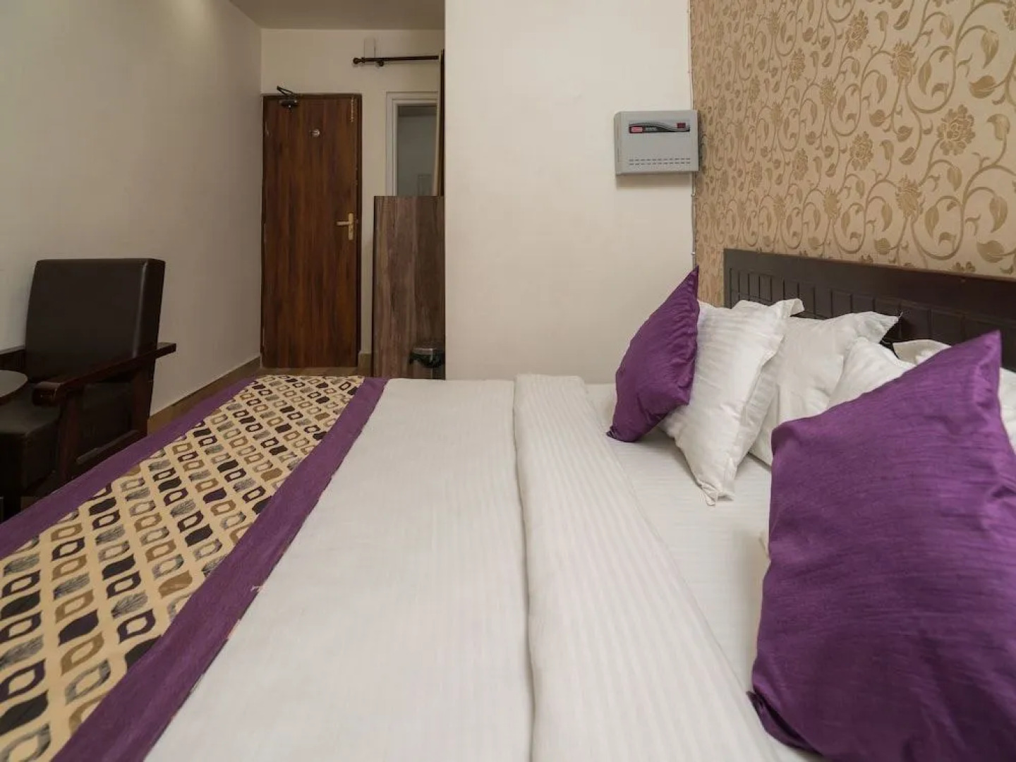 OYO 8961 Hotel RR Palace